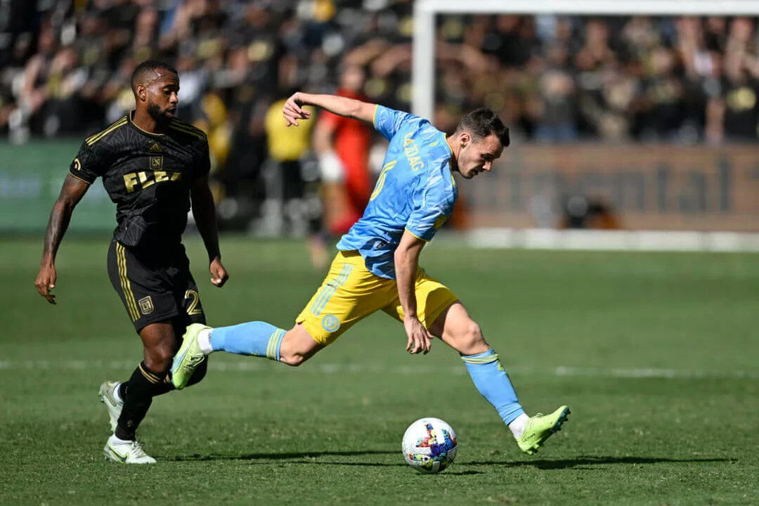 Philadelphia vs Los Ángeles: ¡descubre quién se quedó fuera de la alineación!