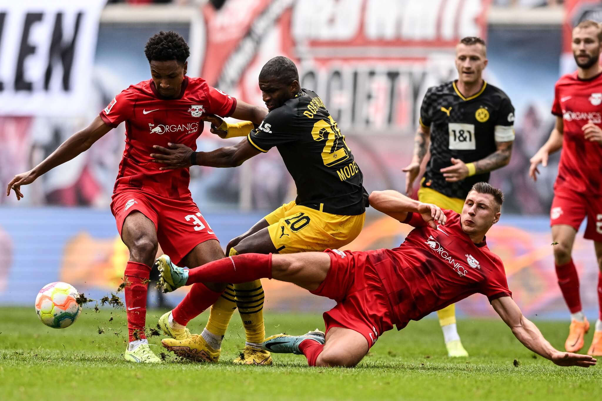 Leipzig vs Borussia Dortmund Pronósticos: ¡No te pierdas de este pronóstico con sorpresas!