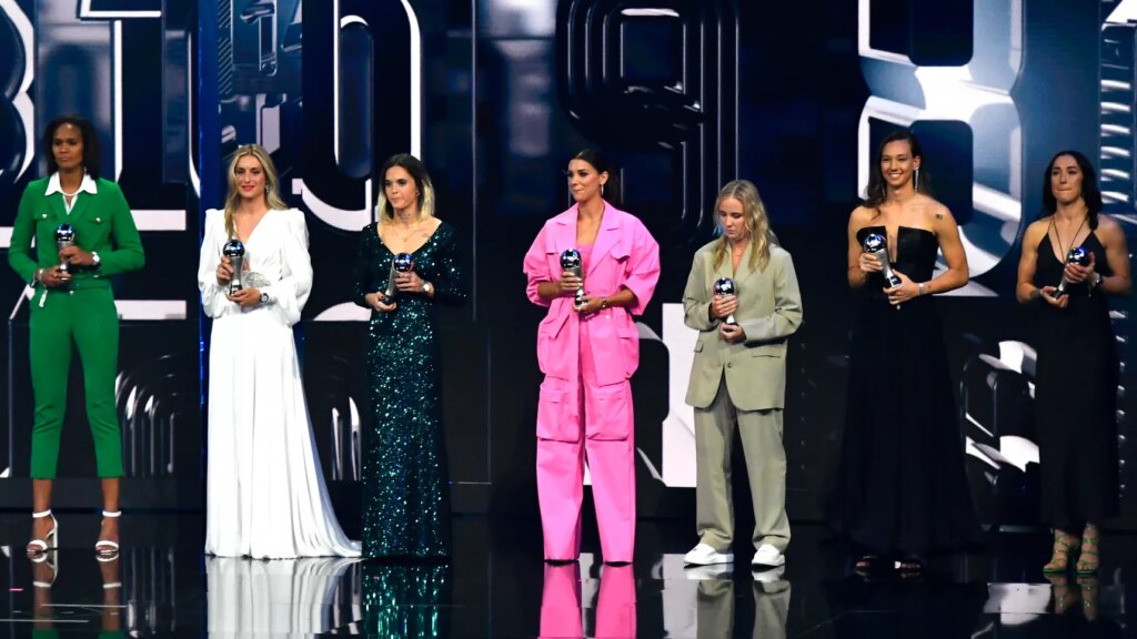 Alexia Putellas é um dos 11 melhores jogadores da temporada.