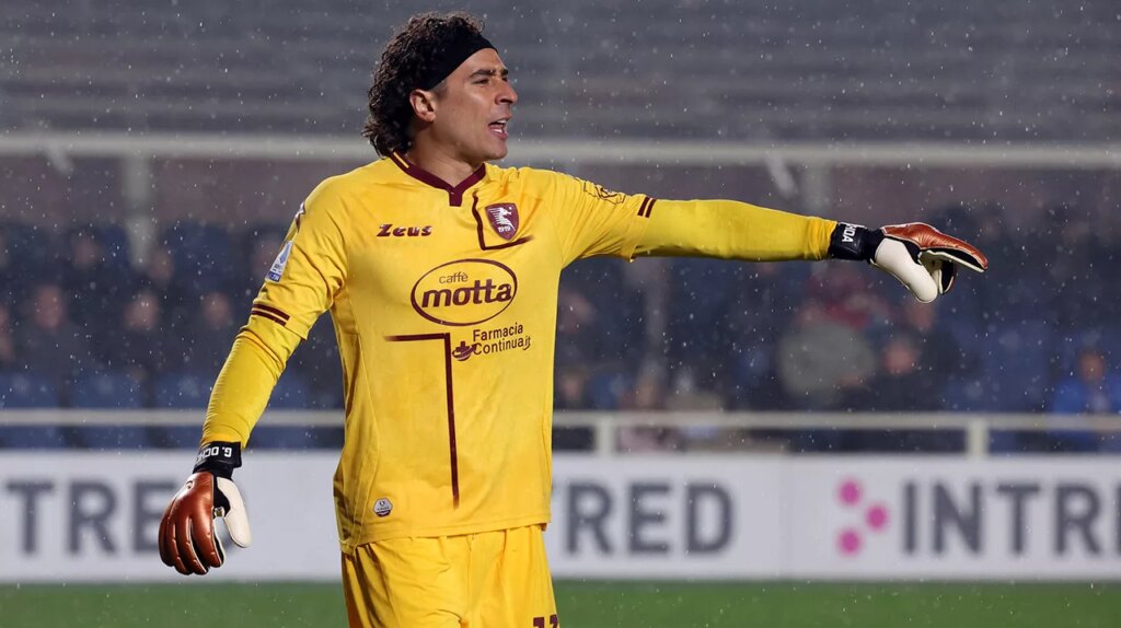 Guillermo Ochoa em Atalanta BC vs. Salernitana dos EUA