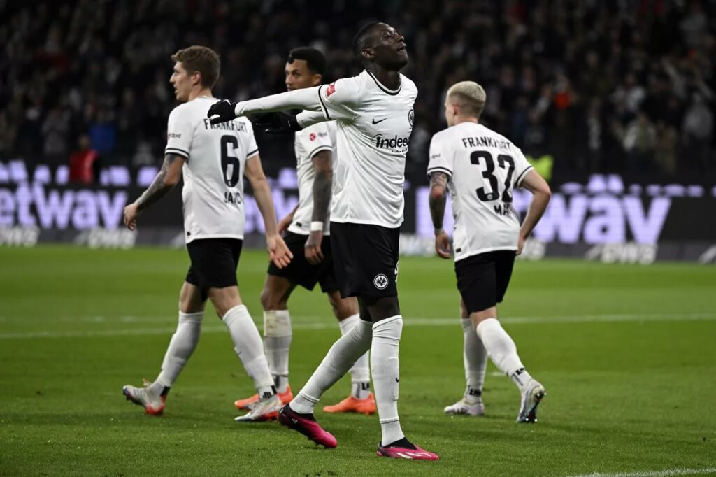 Alineaciones Eintracht Frankfurt vs. Napoli