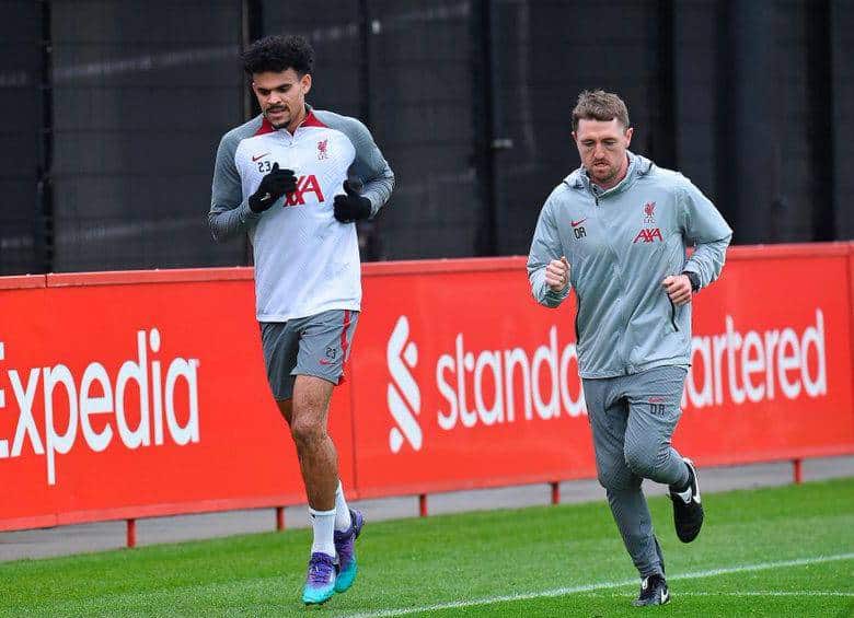 Lucho retornou ao treinamento com seus colegas de equipe em 10 de fevereiro.