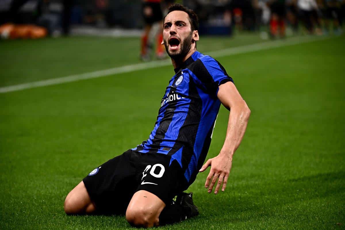 ¿Calhanoglu es el mejor mediocampista del mundo? Estrellas se rinden